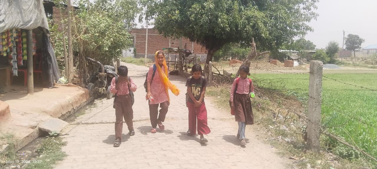 फोटो-26- बिधूना कस्बा में सड़क पर छाया सन्नाटा। संवाद