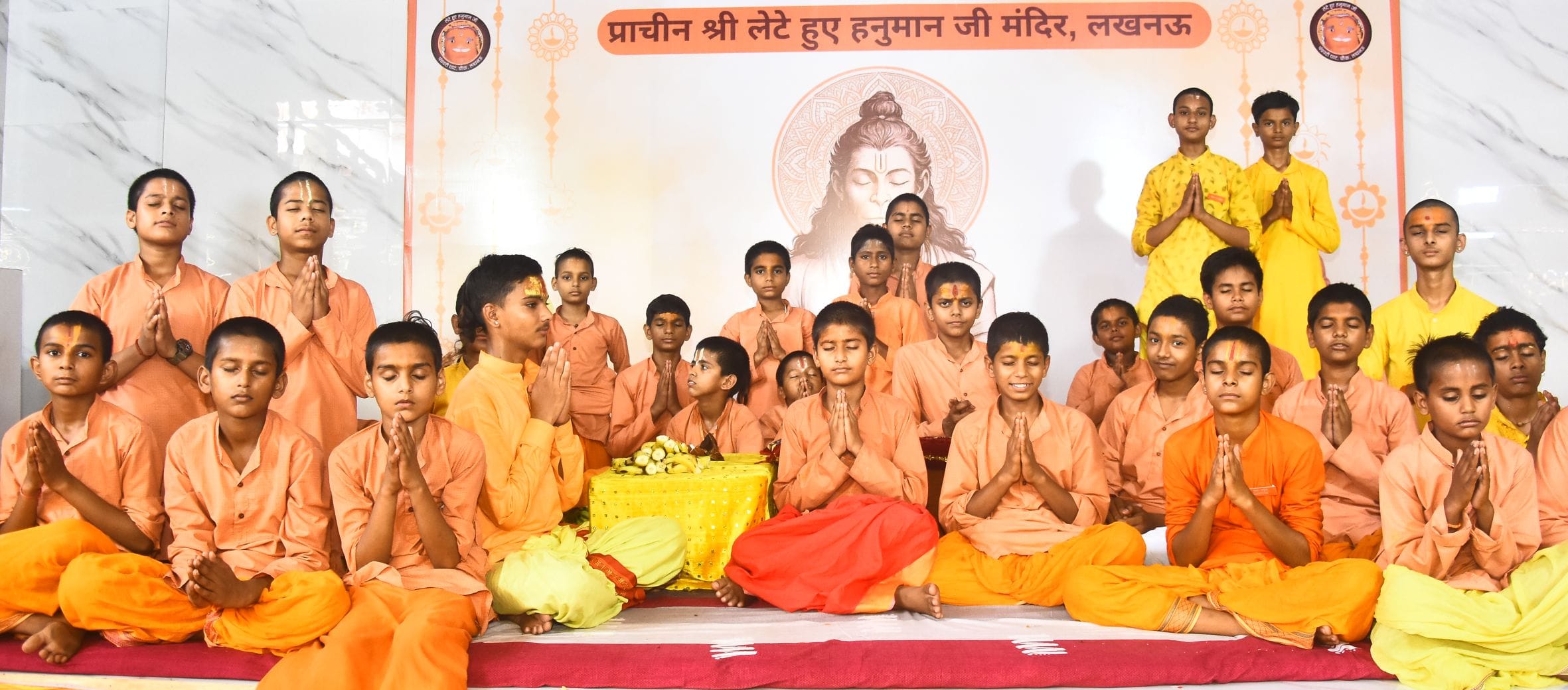 ज्येष्ठ माह के तीसरे बड़े मंगल पर राजधानी मंगलवार को पूरी तरह भक्तिमय रंग में रंगी नजर आई। 