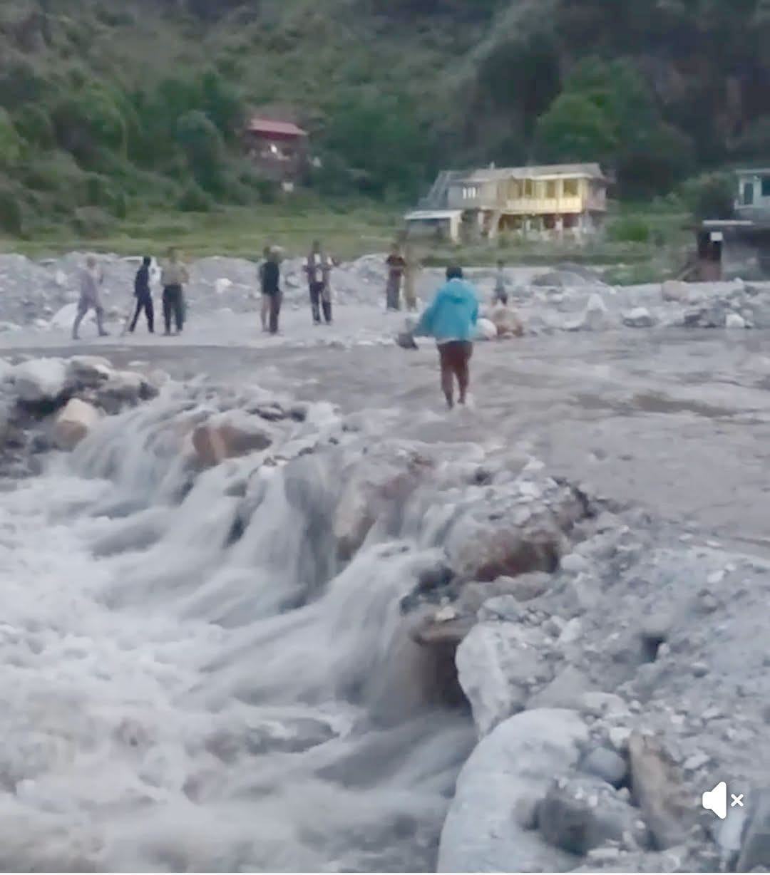 क्याव निवासी अशोक कुमार। संवाद क्याव निवासी अशोक कुमार। संवाद