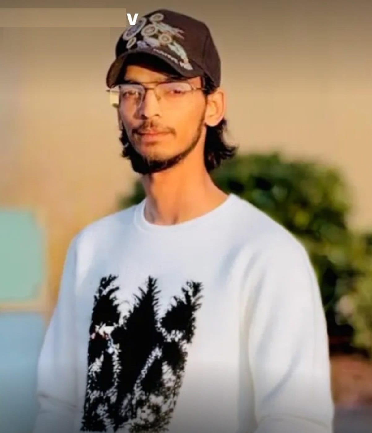 बाबैन। गजलाना के विरेन रंगा के पिता राजेंद्र रंगा को ढांढस बंधाते परिवार, गांव के लोग। संवाद