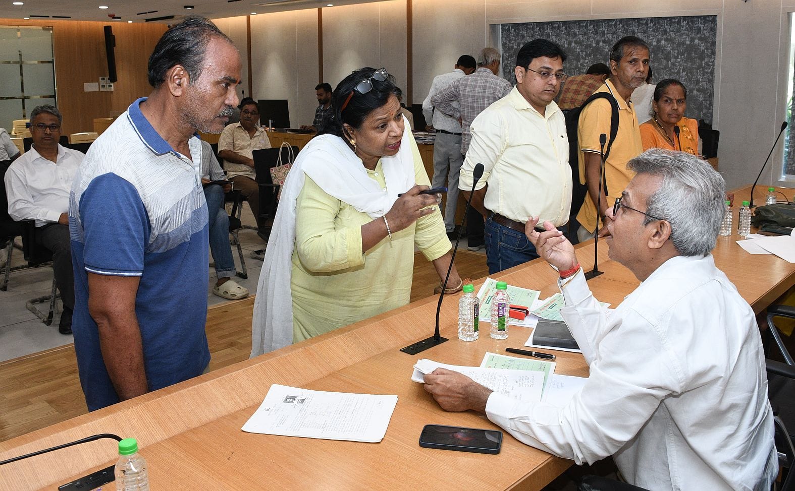 एलडीए की जनता अदालत में पहुंचे फरियादी। एलडीए की जनता अदालत में पहुंचे फरियादी।