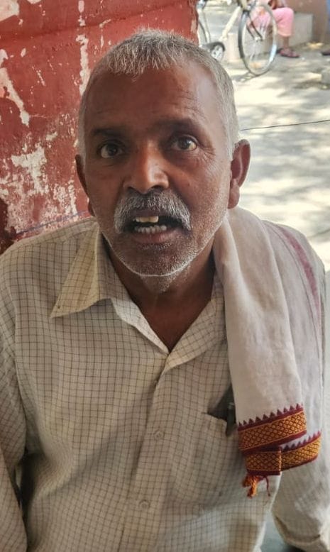 शहरी प्राथमिक स्वास्थ्य केंद्र जलीकोठी में प्रदर्शन करते स्वास्थ्य कर्मी। संवाद
