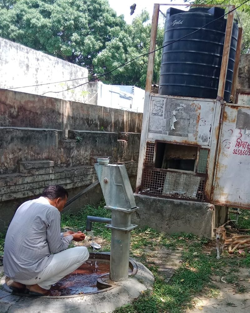 दोपहर के समय बदायूं-उझानी हाईवे पर पसरा सन्नाटा। संवाद दोपहर के समय बदायूं-उझानी हाईवे पर पसरा सन्नाटा। संवाद