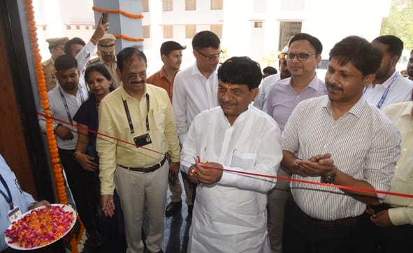 आईटीओटी में न्यू वर्कशॉप ब्लॉक-सी भवन का उद्घाटन करते व्यावसायिक शिक्षा राज्यमंत्री कपिल देव अग