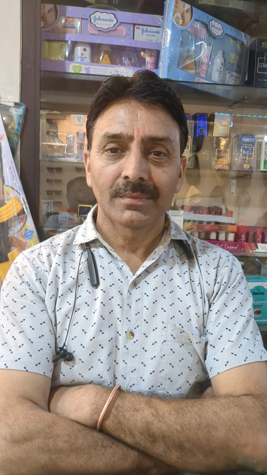 जिला नागरिक अस्पताल की ओपीडी के बाहर लगी मरीजों की भीड़। संवाद जिला नागरिक अस्पताल की ओपीडी के बाहर लगी मरीजों की भीड़। संवाद