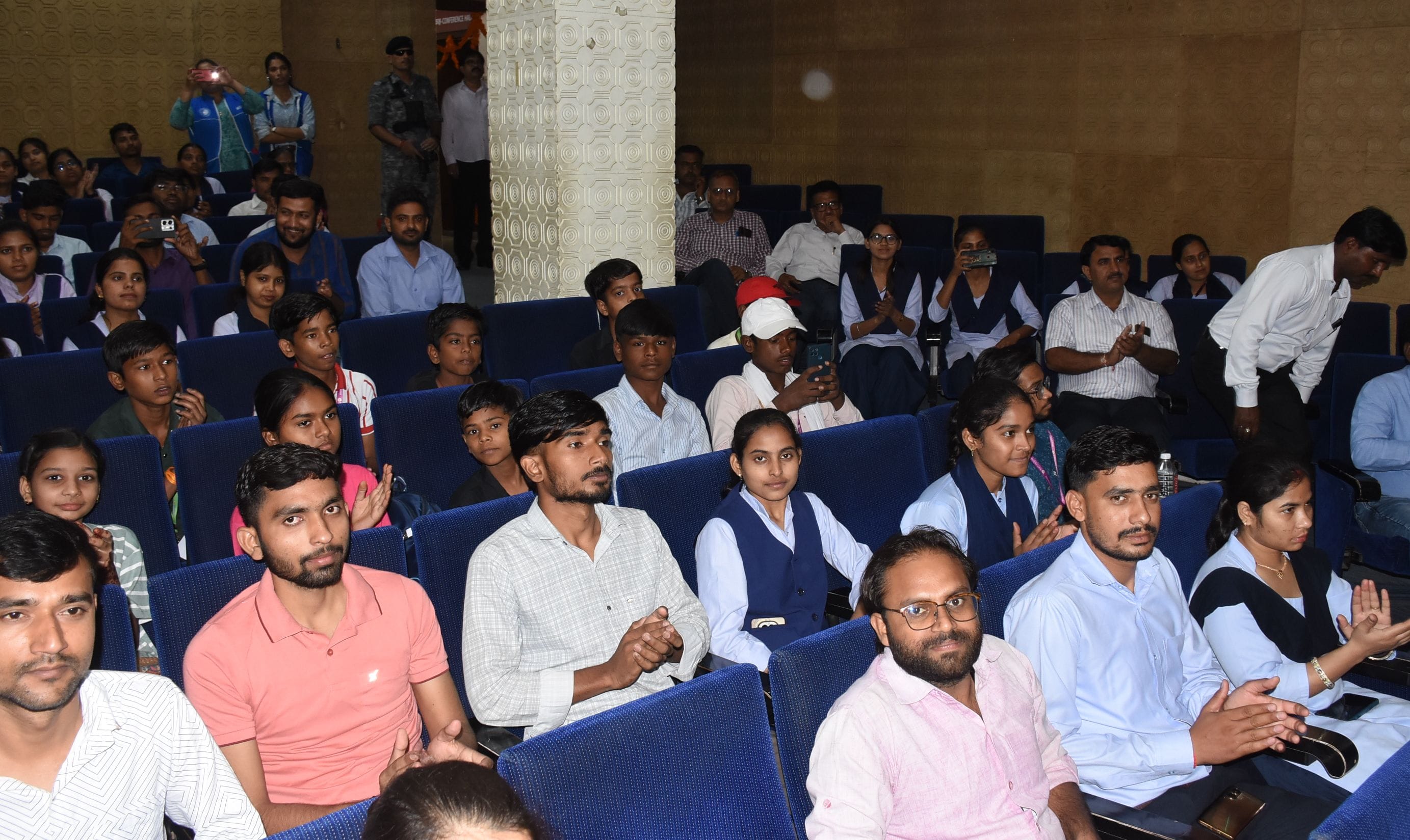 अलीगंज स्थित आंचलिक विज्ञान नगरी में शुक्रवार को नई व आधुनिक मनोरंजन विज्ञान गैलरी का उद्घाटन उ