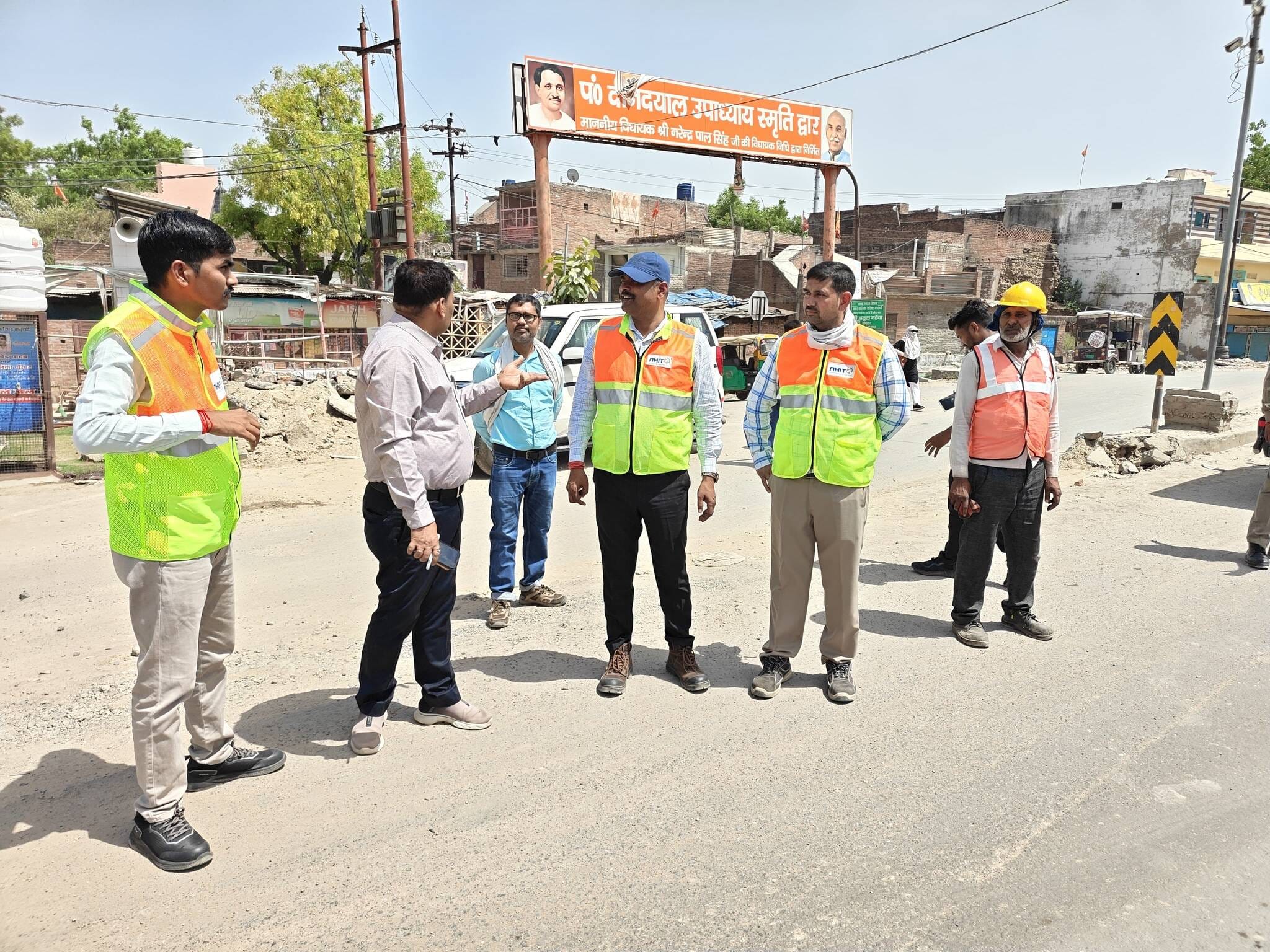 फोटो - 33 पुल पर बंद होने का लगाया गया बोर्ड। संवाद फोटो - 33 पुल पर बंद होने का लगाया गया बोर्ड। संवाद