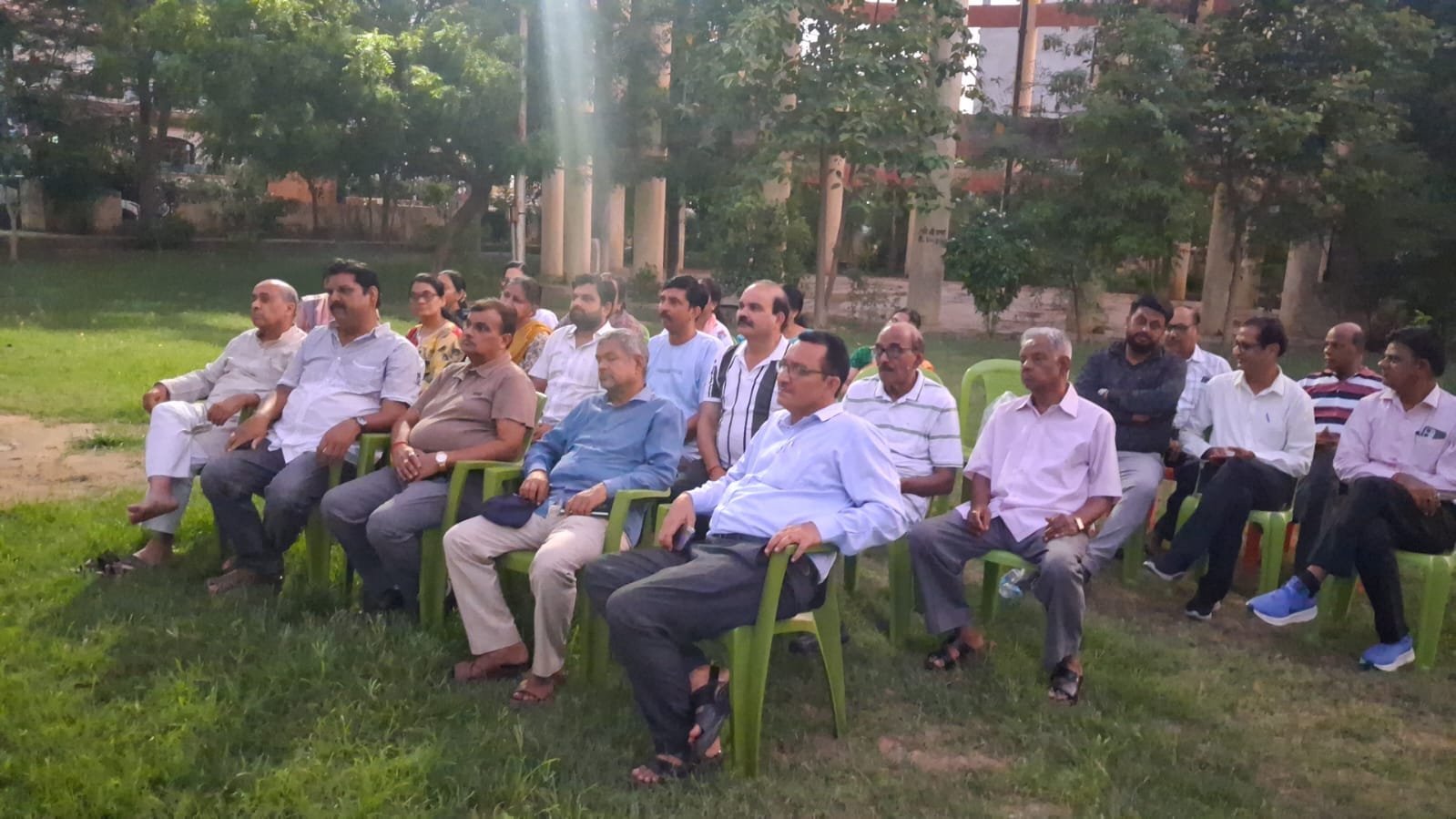 जानकीपुरम विस्तार सि्थत टंकी वाला पार्क में शनिवार को सद्गुरु शरण चंद्र की जयंती पर सद्गुरु शरण