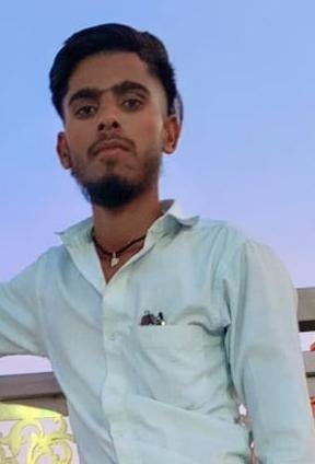 मृतक कोमल की फाइल फोटो मृतक कोमल की फाइल फोटो