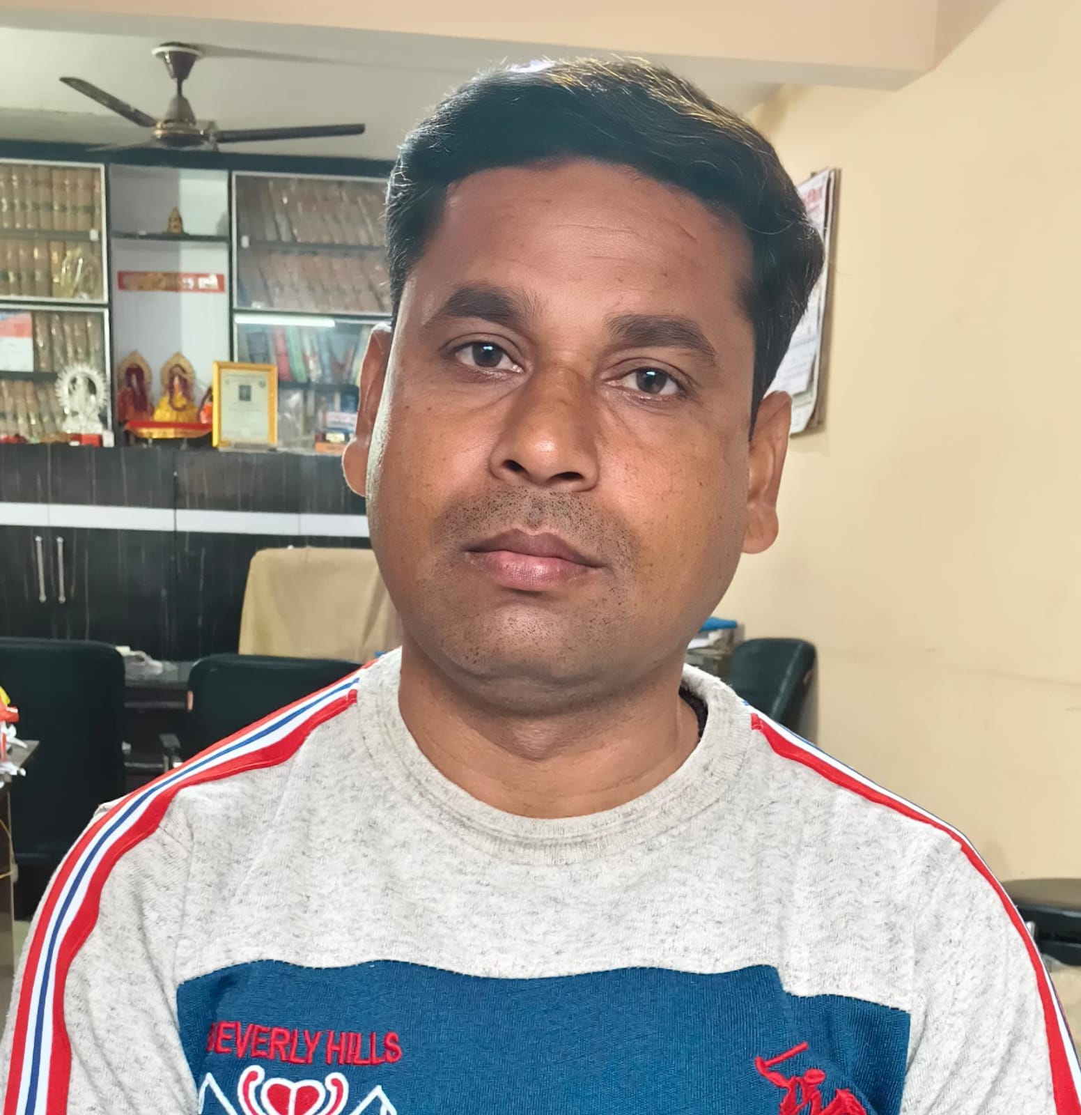 भरवारी के परसरा गांव में करोड़ो रुपए की लागत से बनकर तैयार बस अडडा। संवाद भरवारी के परसरा गांव में करोड़ो रुपए की लागत से बनकर तैयार बस अडडा। संवाद