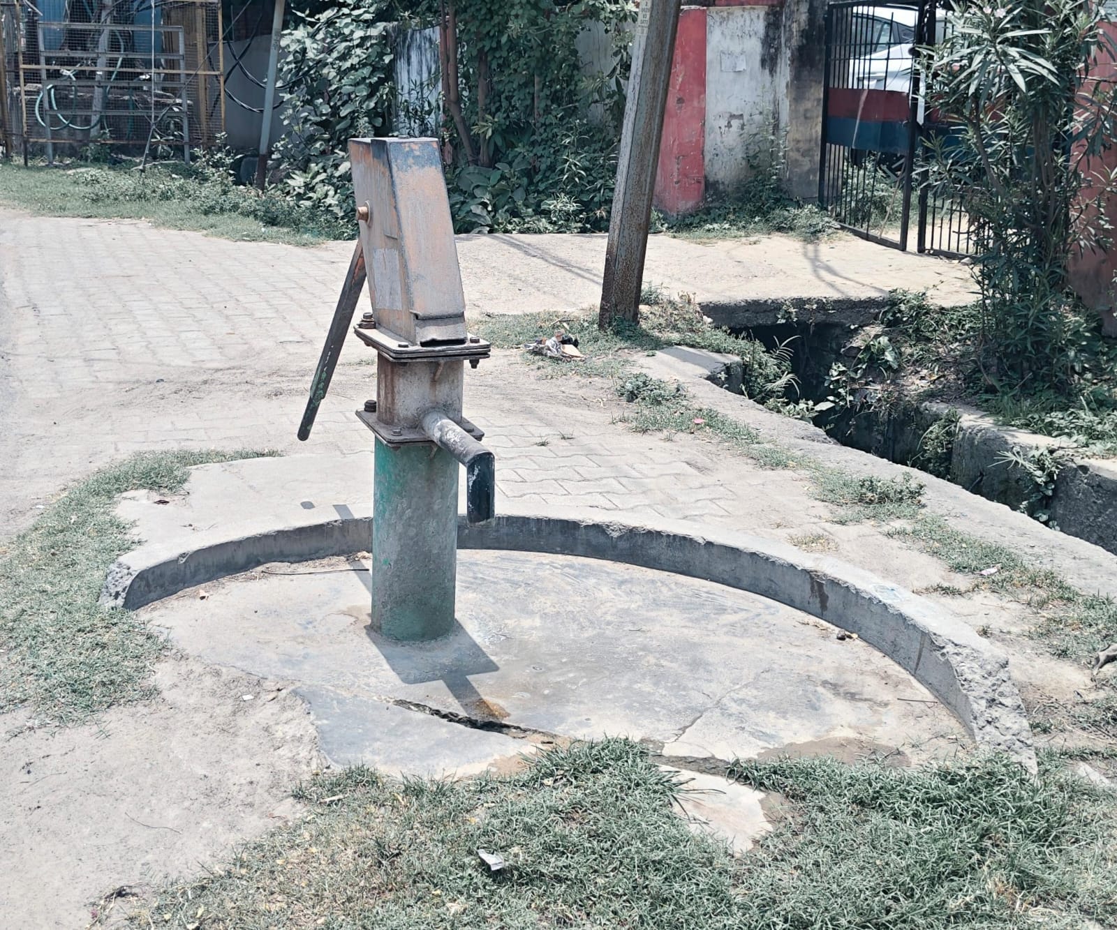निर्मल नगर में गंदा पानी देने वाला नल। संवाद निर्मल नगर में गंदा पानी देने वाला नल। संवाद