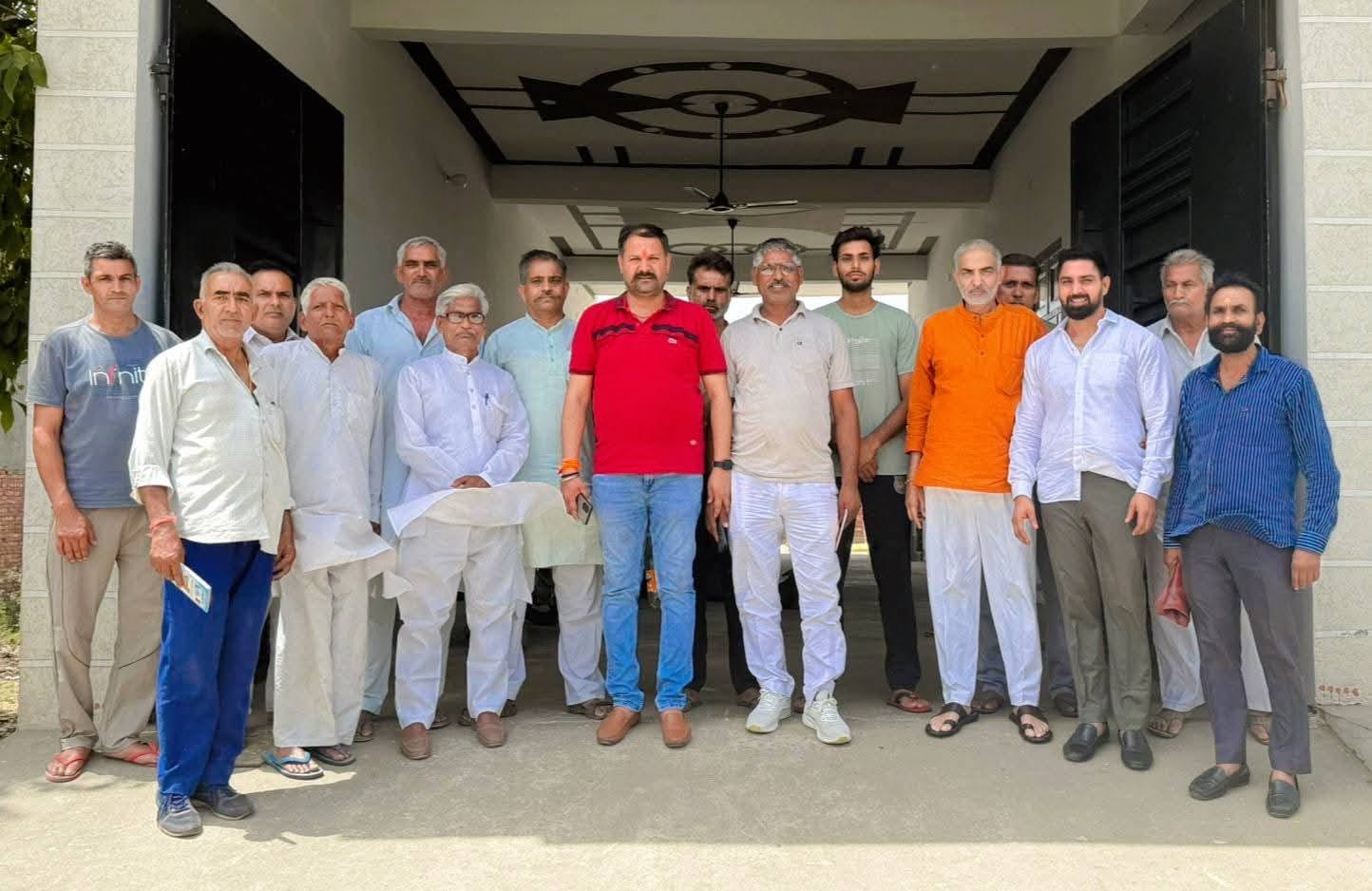 दौराला - जेवरी गांव में भाजपा के बूथ सशक्तिकरण कार्यक्रम में शामिल पदाधिकारी व कार्यकर्ता। स्रो दौराला - जेवरी गांव में भाजपा के बूथ सशक्तिकरण कार्यक्रम में शामिल पदाधिकारी व कार्यकर्ता। स्रो