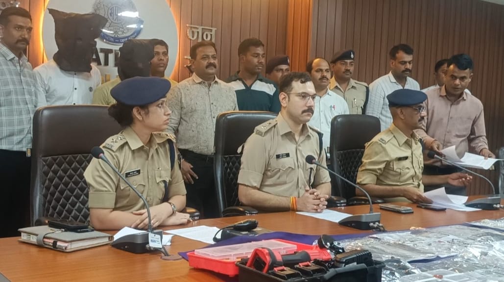 एसपी अमित कुमार जानकारी देते हुए। एसपी अमित कुमार जानकारी देते हुए।