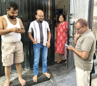 जनगणना करने पहुंचे प्रगणक। संवाद