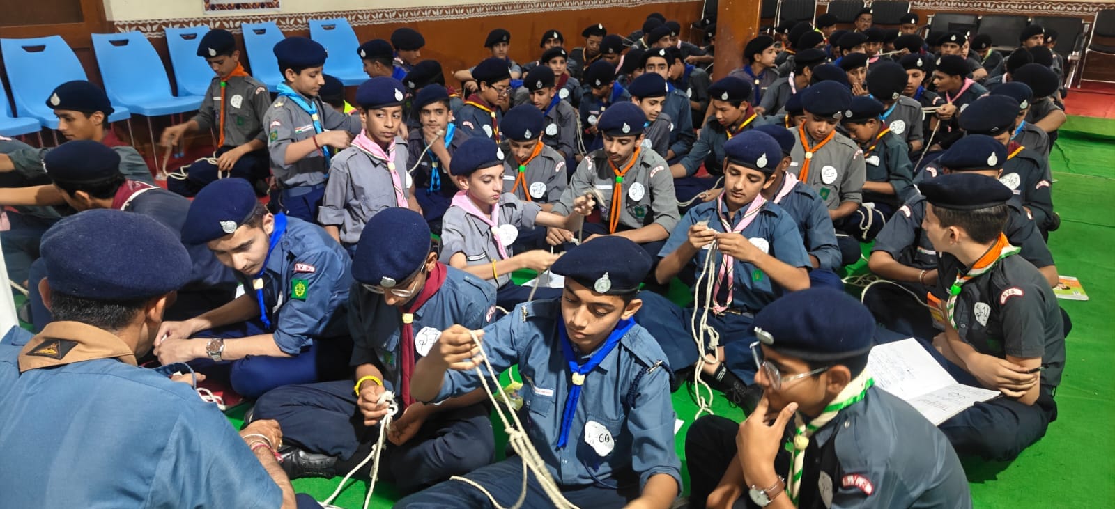 जवाहर नवोदय विद्यालय पपरोला में चल रहे स्काउट एंड गाइडस के शिविर के दौरान स्काउट्स। विद्यालय। जवाहर नवोदय विद्यालय पपरोला में चल रहे स्काउट एंड गाइडस के शिविर के दौरान स्काउट्स। विद्यालय।