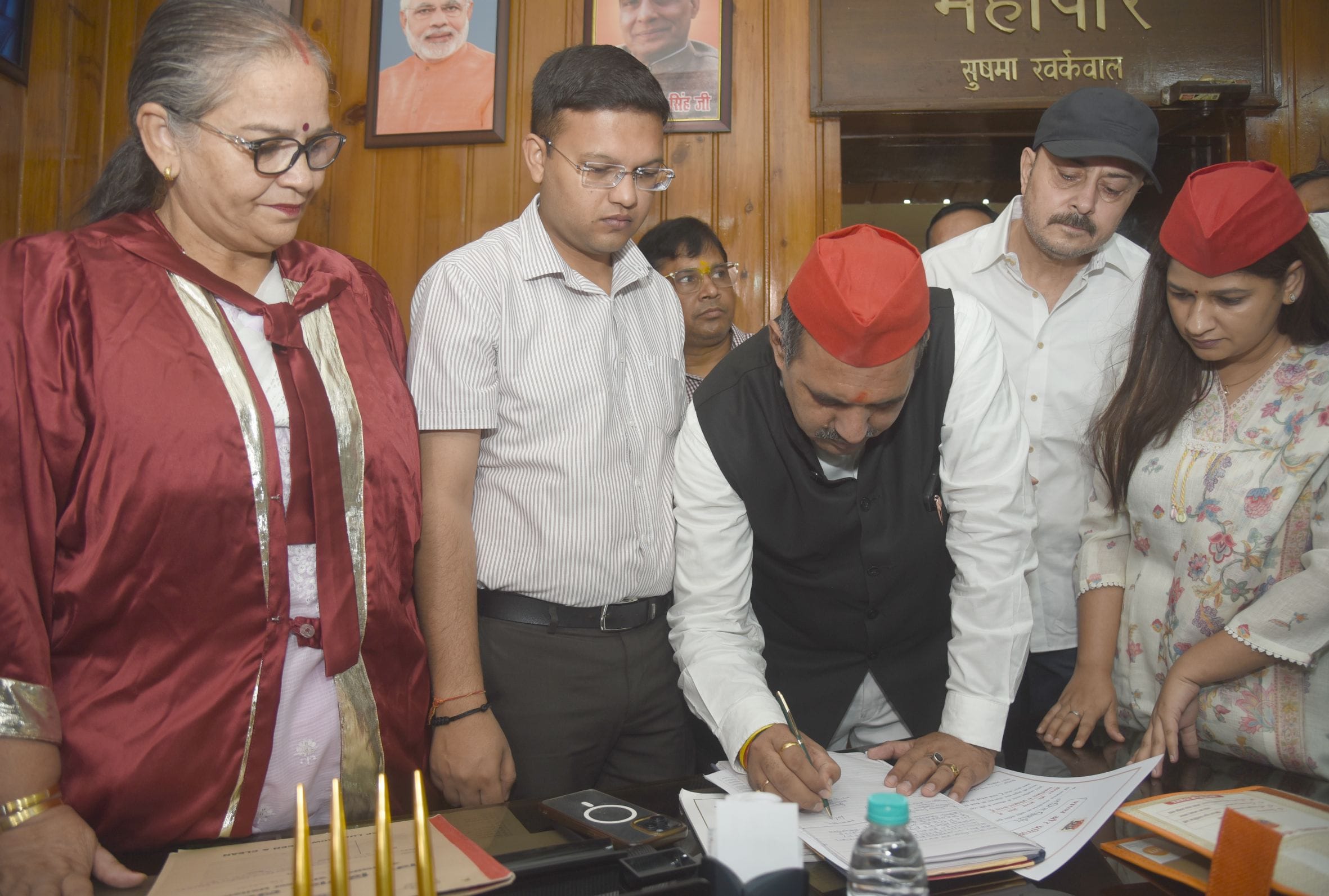 ललित तिवारी ने ली शपथ। ललित तिवारी ने ली शपथ।