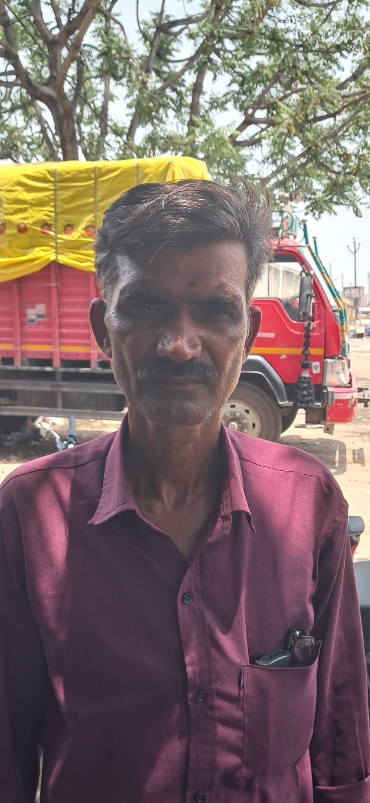 मंडी परिसर में बिक्री के लिए रखे तरबूज। संवाद मंडी परिसर में बिक्री के लिए रखे तरबूज। संवाद