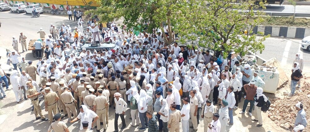परिवहन मंत्री अनिल विज को ज्ञापन सौंपते हरियाणा रोडवेज वर्कर्स यूनियन संबंधित सर्व कर्मचारी संघ परिवहन मंत्री अनिल विज को ज्ञापन सौंपते हरियाणा रोडवेज वर्कर्स यूनियन संबंधित सर्व कर्मचारी संघ