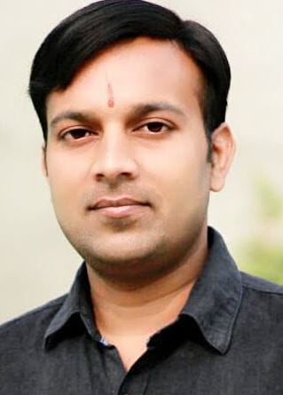राईस मार्केंट में सड़क पर किनारे रखा सामान। संवादजोगीपुरा में सड़क पर किनारे रखा सामान। संवाद