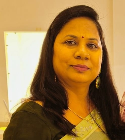 शहर की सुरभि कॉलोनी में लगा झुका खंभा। जागरुक पाठक।