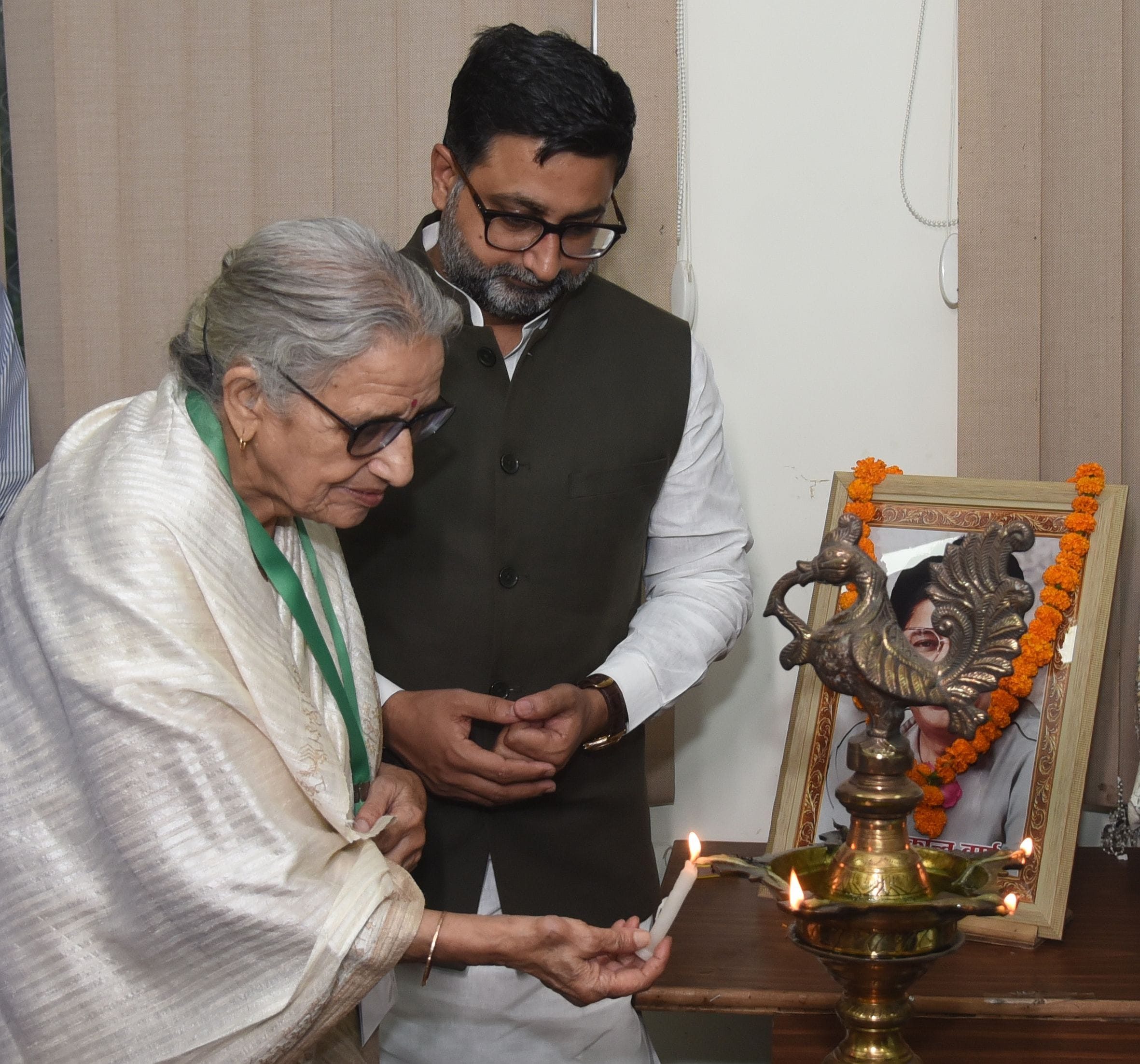 एकाग्रता इंटरनेशनल फाउंडेशन और श्रीकांत वर्मा ट्रस्ट के संयुक्त तत्वावधान में साहित्यकार सम्मेल