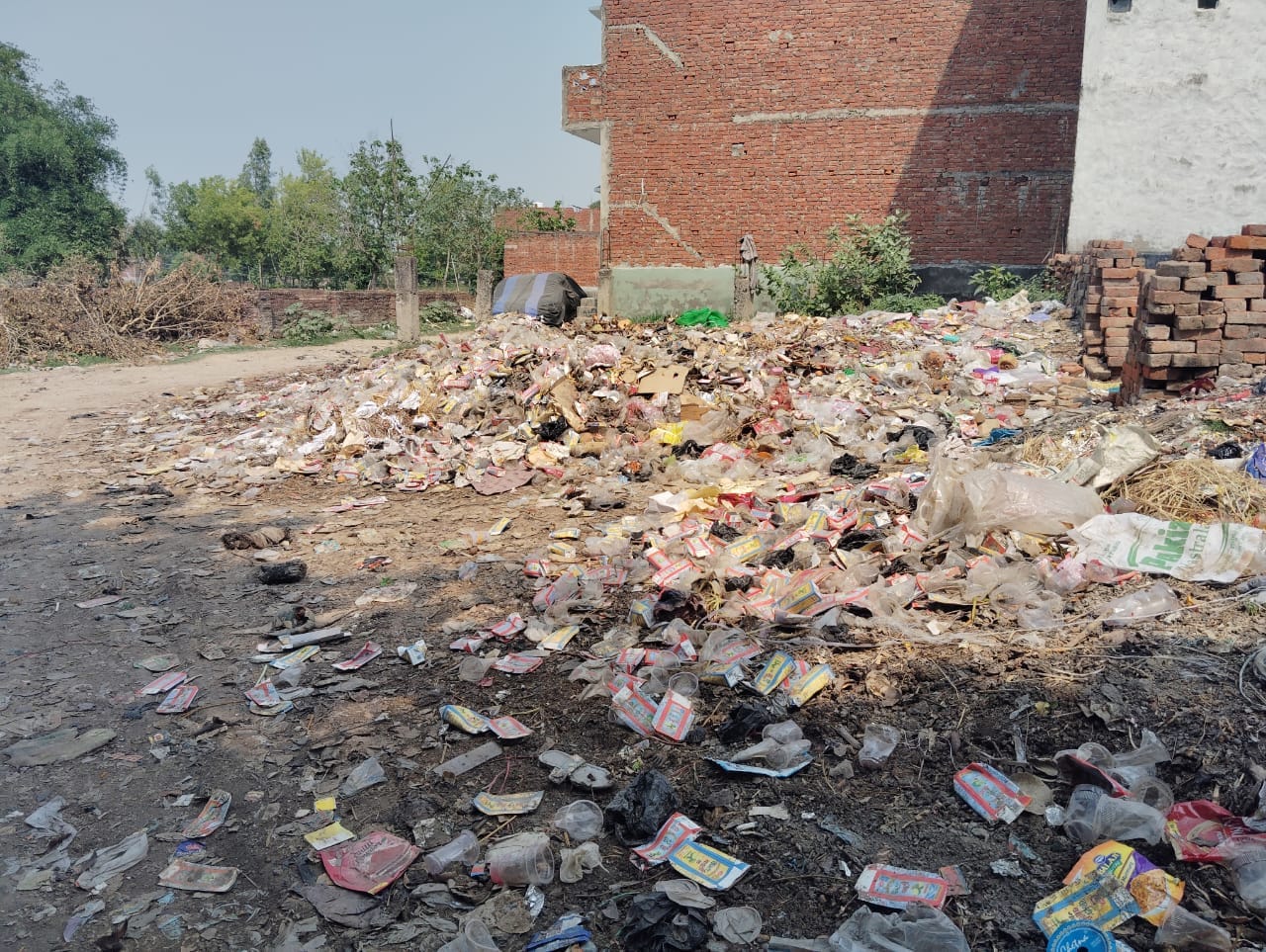 फतहपुर मंडाव ब्लाक के गोपालपुर ग्राम पंचायत में अधूरी आरआरसी। संवाद