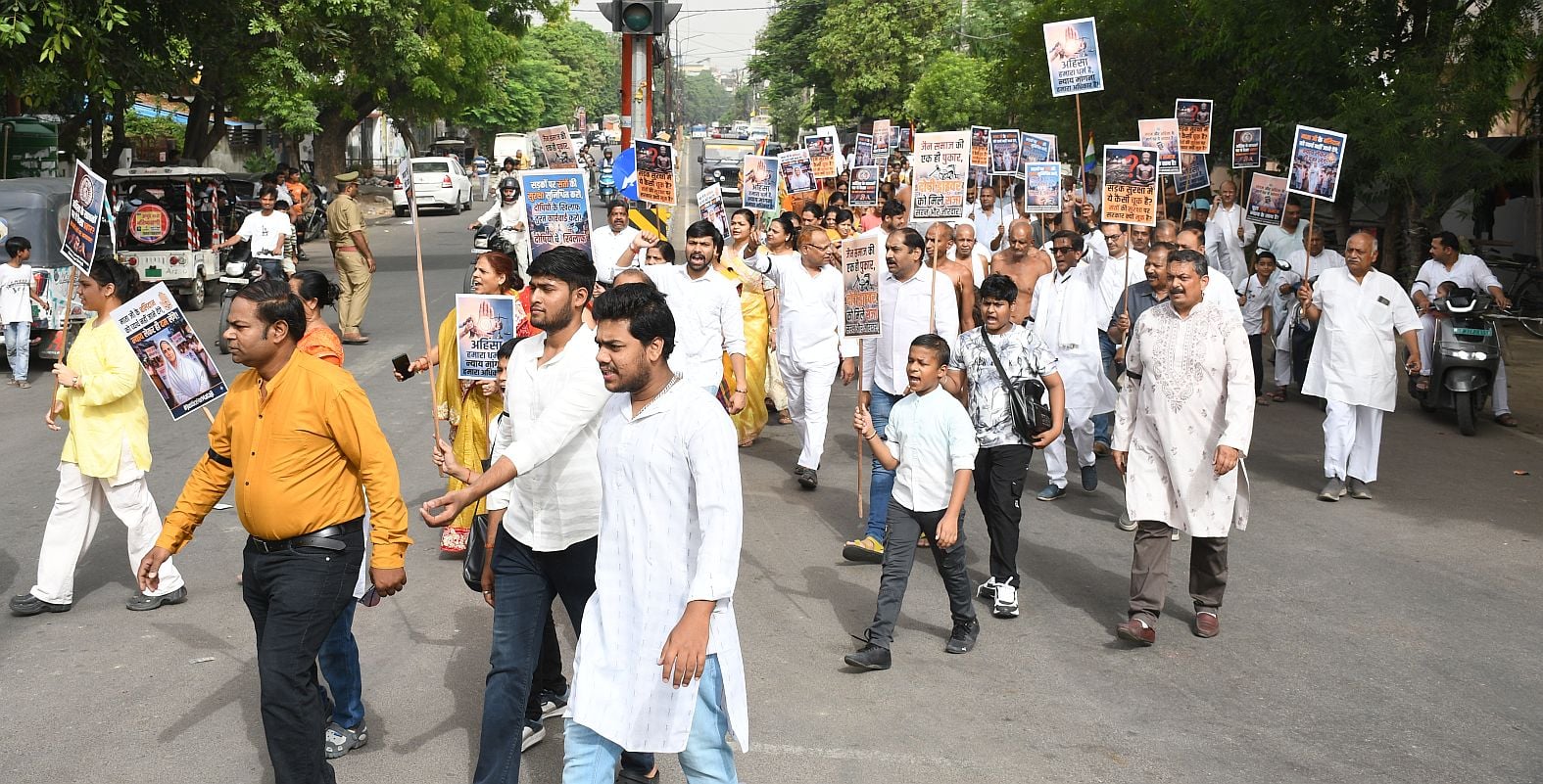 इंदिरा नगर स्थित दिगंबर जैन मंदिर में इंदिरा नगर जैन सेवा संस्थान की ओर से रीवा में जैन साध्विय इंदिरा नगर स्थित दिगंबर जैन मंदिर में इंदिरा नगर जैन सेवा संस्थान की ओर से रीवा में जैन साध्विय