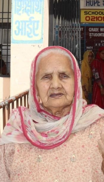 तारा देवी, 78 साल, त्रिलोकपुर। महिला मतदाता परिचर्चा। तारा देवी, 78 साल, त्रिलोकपुर। महिला मतदाता परिचर्चा।