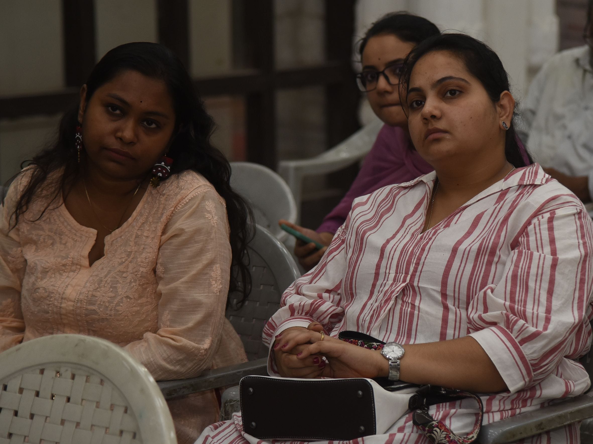 उत्तर प्रदेश राज्य ललित कला अकादमी में सोमवार को दिवंगत कलाकार राजीव मिश्रा की स्मृति में कला प