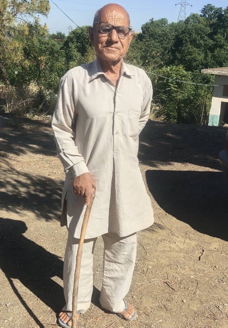 डांगरी पंचायत के कायलर गांव की 96 वर्षीय बुजुर्ग शांता देवी।