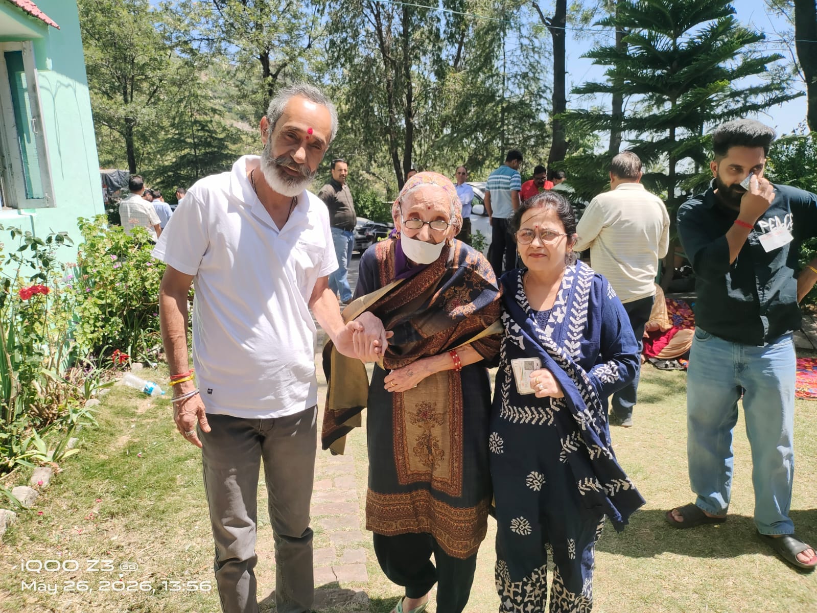 डांगरी पंचायत के कायलर गांव की 96 वर्षीय बुजुर्ग शांता देवी।