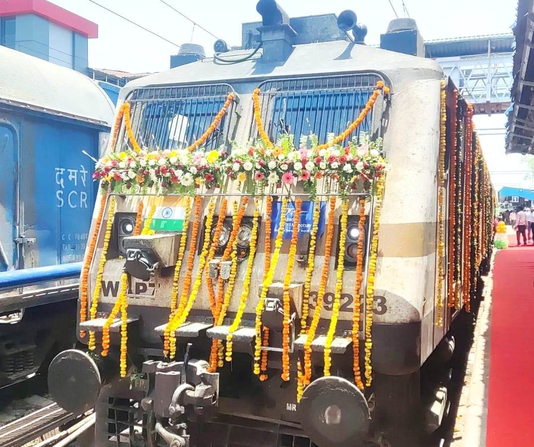 डालीगंज-गोंडा-नकहा जंगल पैसेंजर ट्रेन डालीगंज-गोंडा-नकहा जंगल पैसेंजर ट्रेन
