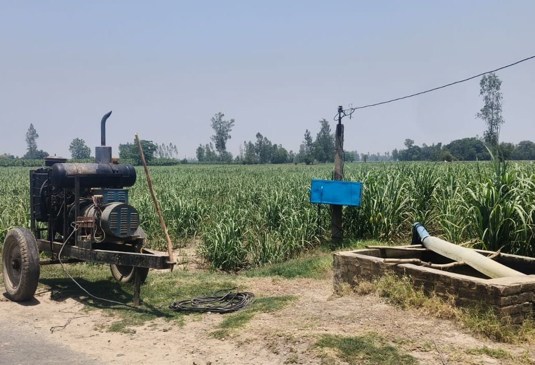फॉल्ट दुरुस्त करते विद्युत कर्मी। स्रोत विद्युत कर्मी। फॉल्ट दुरुस्त करते विद्युत कर्मी। स्रोत विद्युत कर्मी।