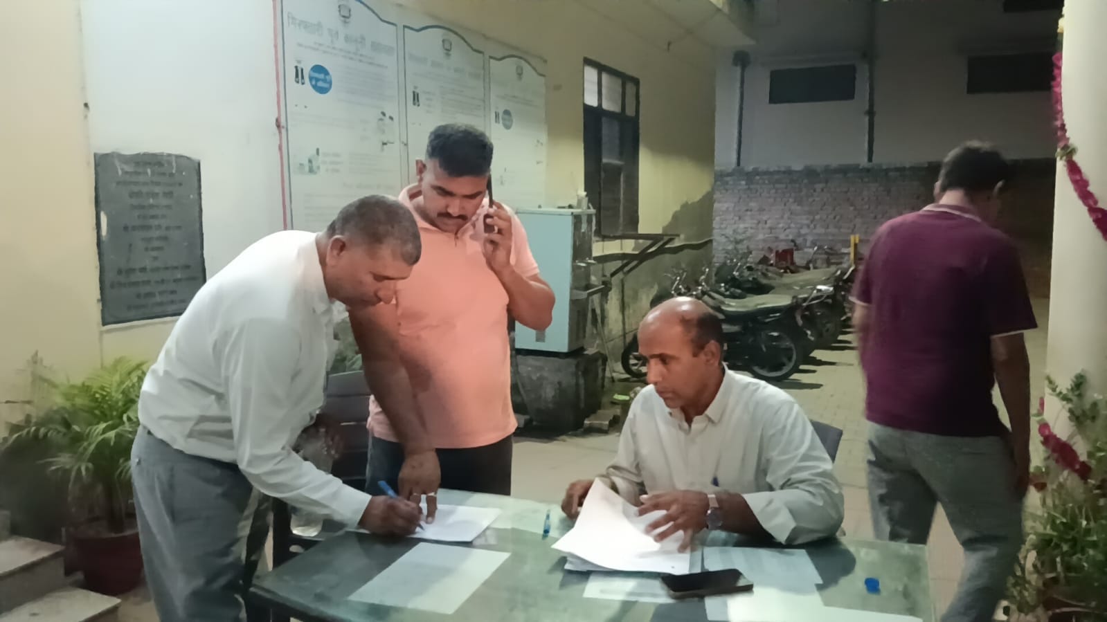 ई-डिपो पर बनाया गया पंडाल व मुख्य मंच। संवाद ई-डिपो पर बनाया गया पंडाल व मुख्य मंच। संवाद