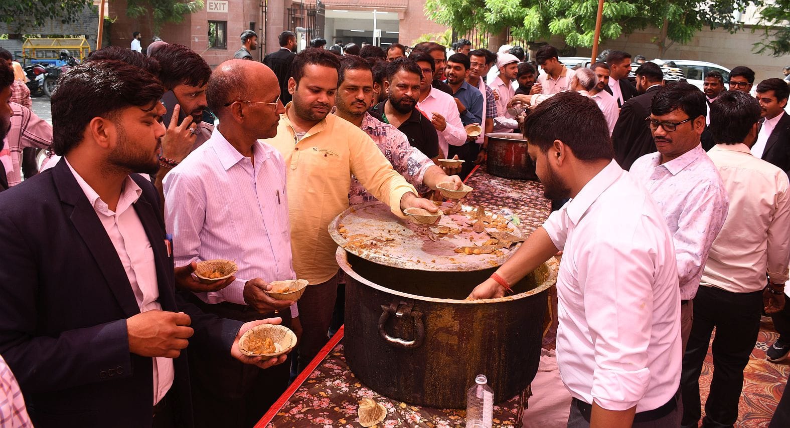 संकटमोचन के दरबार में उमड़ी आस्था