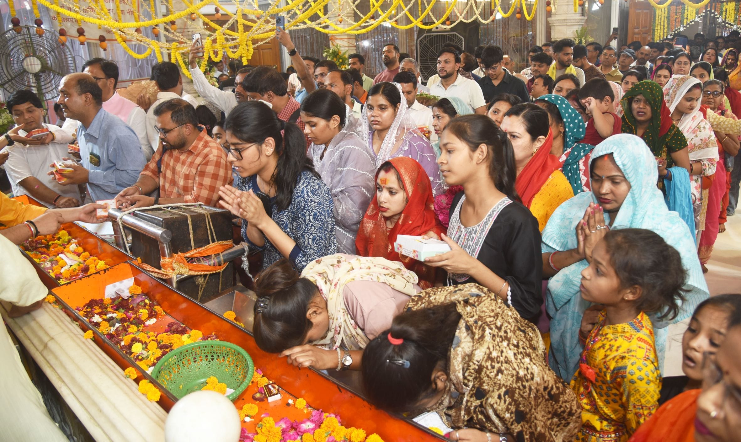 संकटमोचन के दरबार में उमड़ी आस्था