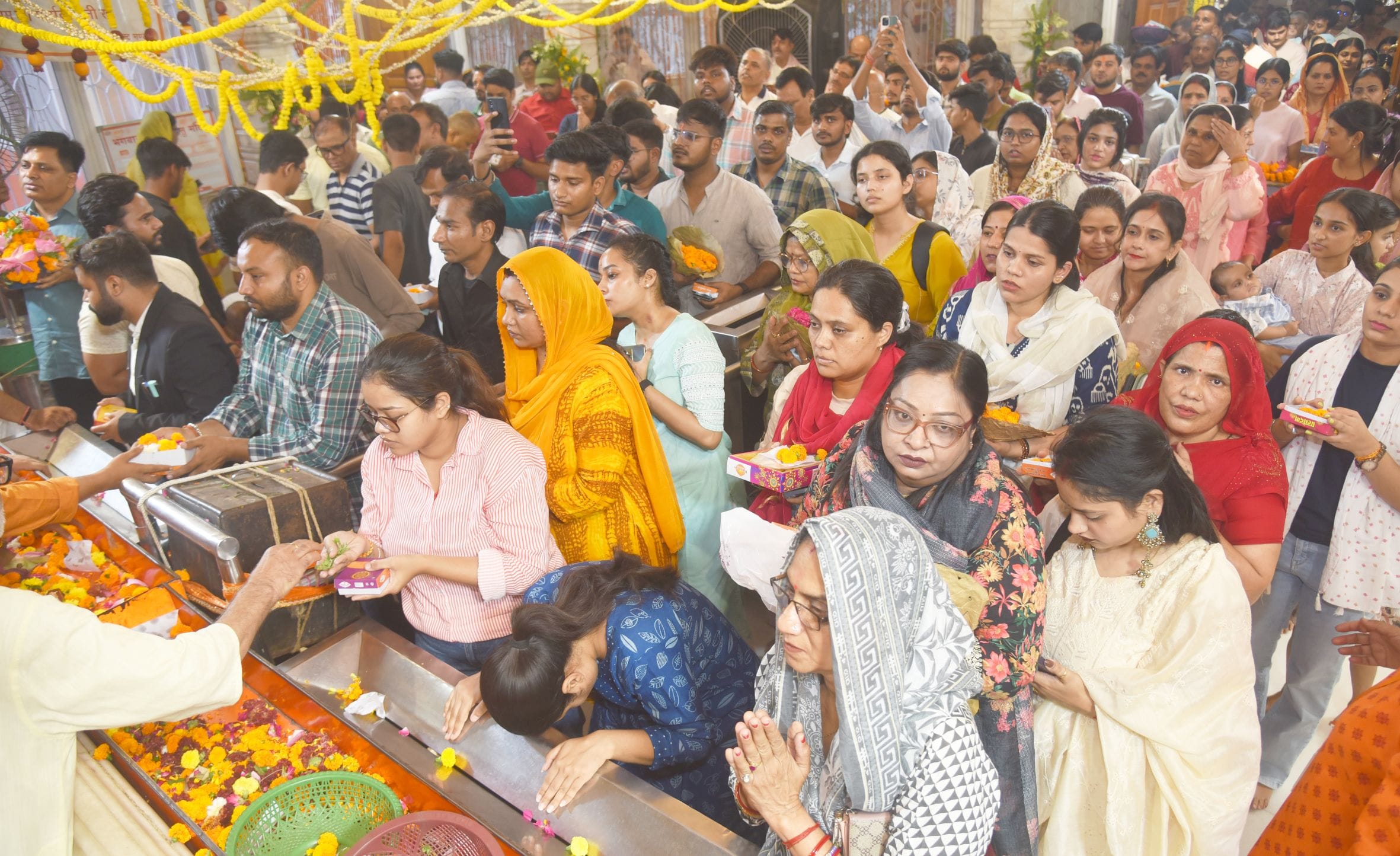 संकटमोचन के दरबार में उमड़ी आस्था