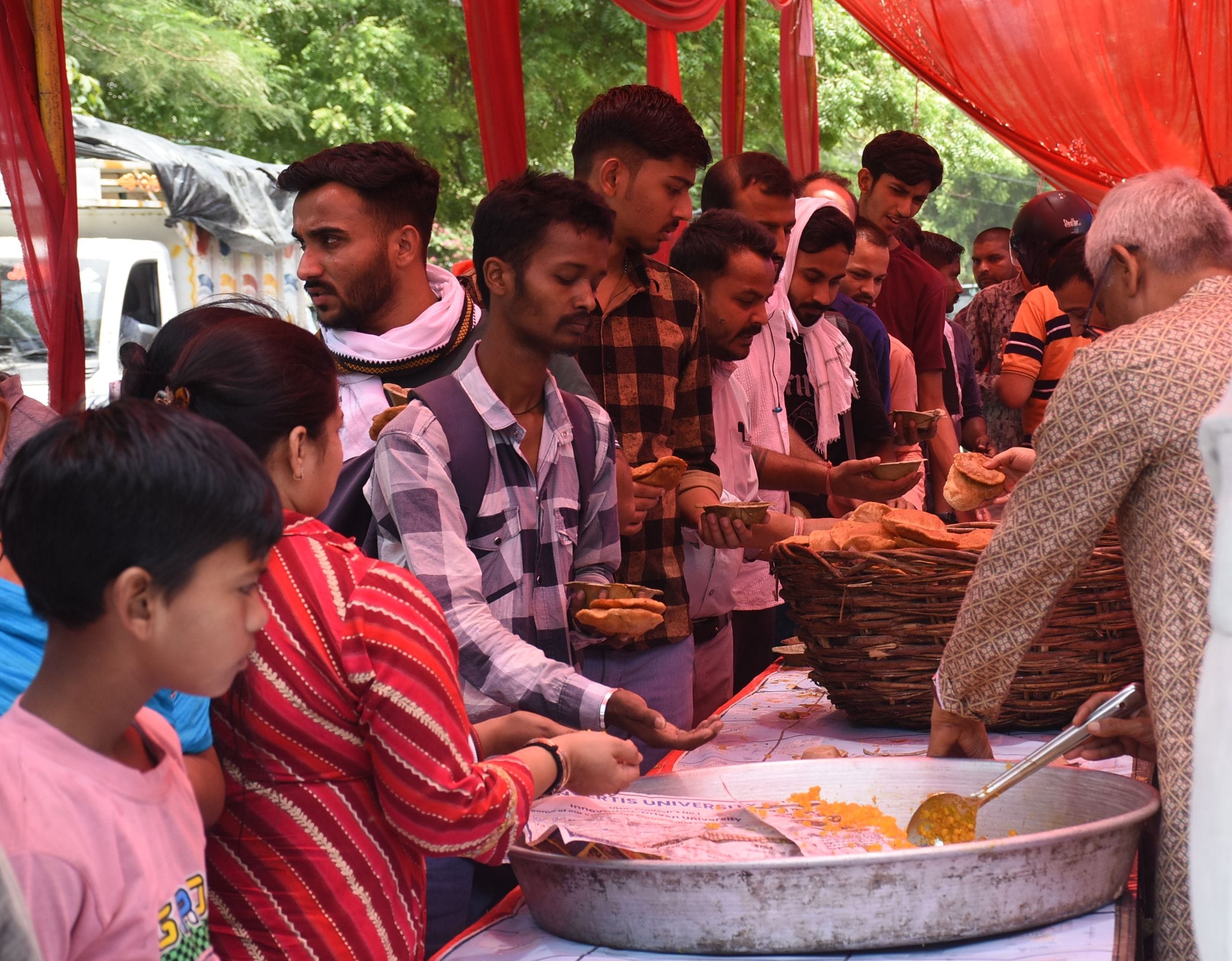 संकटमोचन के दरबार में उमड़ी आस्था