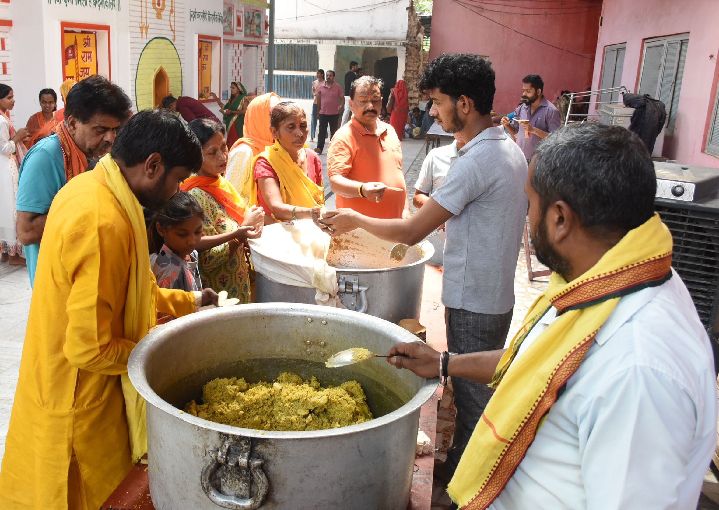 संकटमोचन के दरबार में उमड़ी आस्था