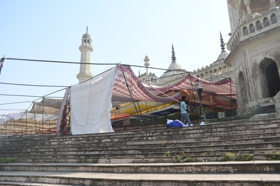 बकरीद की नमाज की मस्जिदों में चलीं तैयारियां। बकरीद की नमाज की मस्जिदों में चलीं तैयारियां।