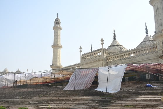 बकरीद की नमाज की मस्जिदों में चलीं तैयारियां। बकरीद की नमाज की मस्जिदों में चलीं तैयारियां।