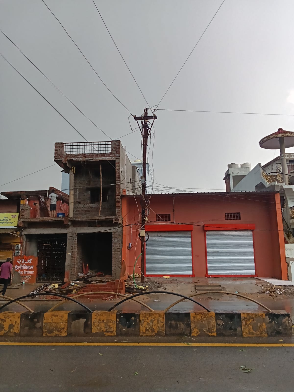 बारिश के चलते हुए नुकसान बारिश के चलते हुए नुकसान