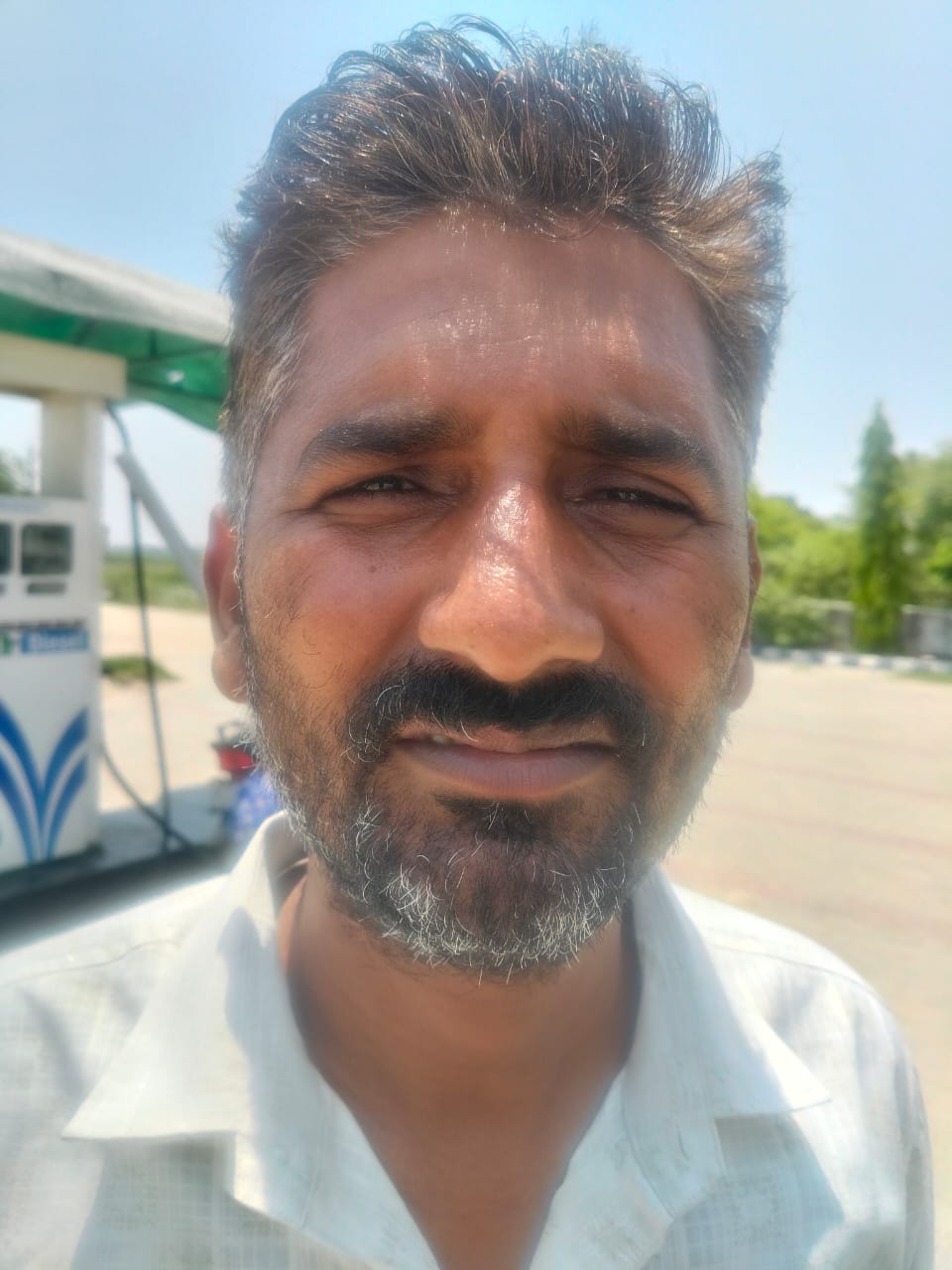 फोटो 32 - गंजडुंडवारा में नरदौली से बरौना तक जर्जर कच्चा बांध। स्रोत संवाद