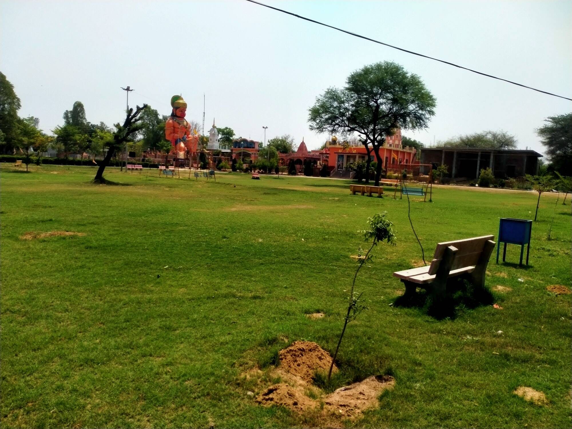 फोटो संख्या:78- ब्रह्मचारी रोड  बदहाल अवस्था में--संवाद