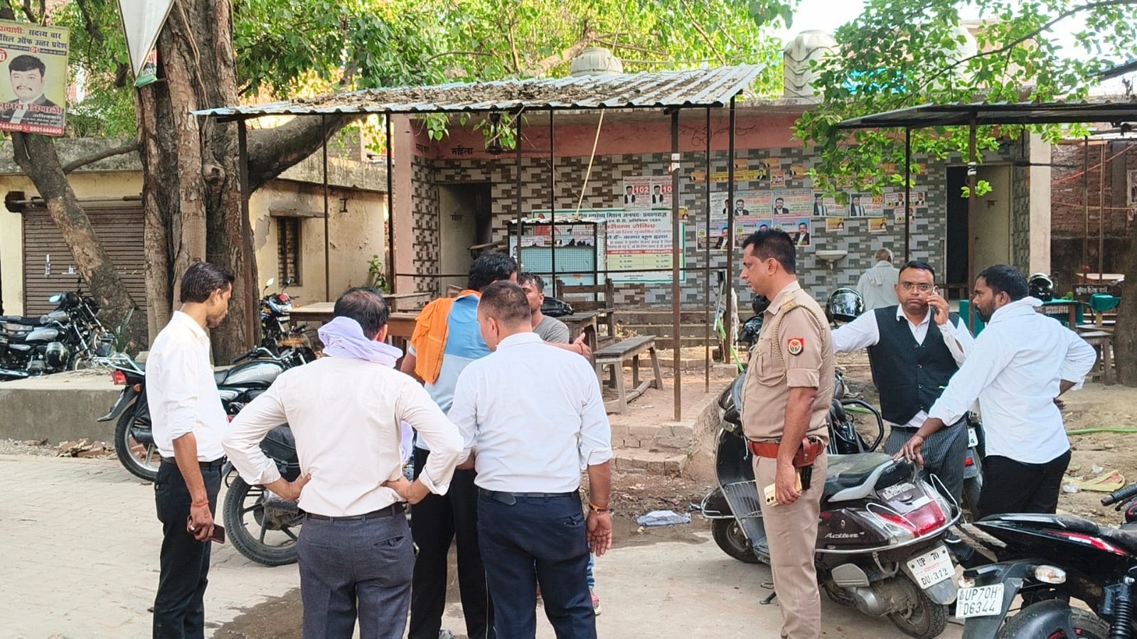 करछना तहसील परिसर से अधिवक्ता की बाइक से 2 लाख चोरी पुलिस जांच पड़ताल में जुटी। करछना तहसील परिसर से अधिवक्ता की बाइक से 2 लाख चोरी पुलिस जांच पड़ताल में जुटी।