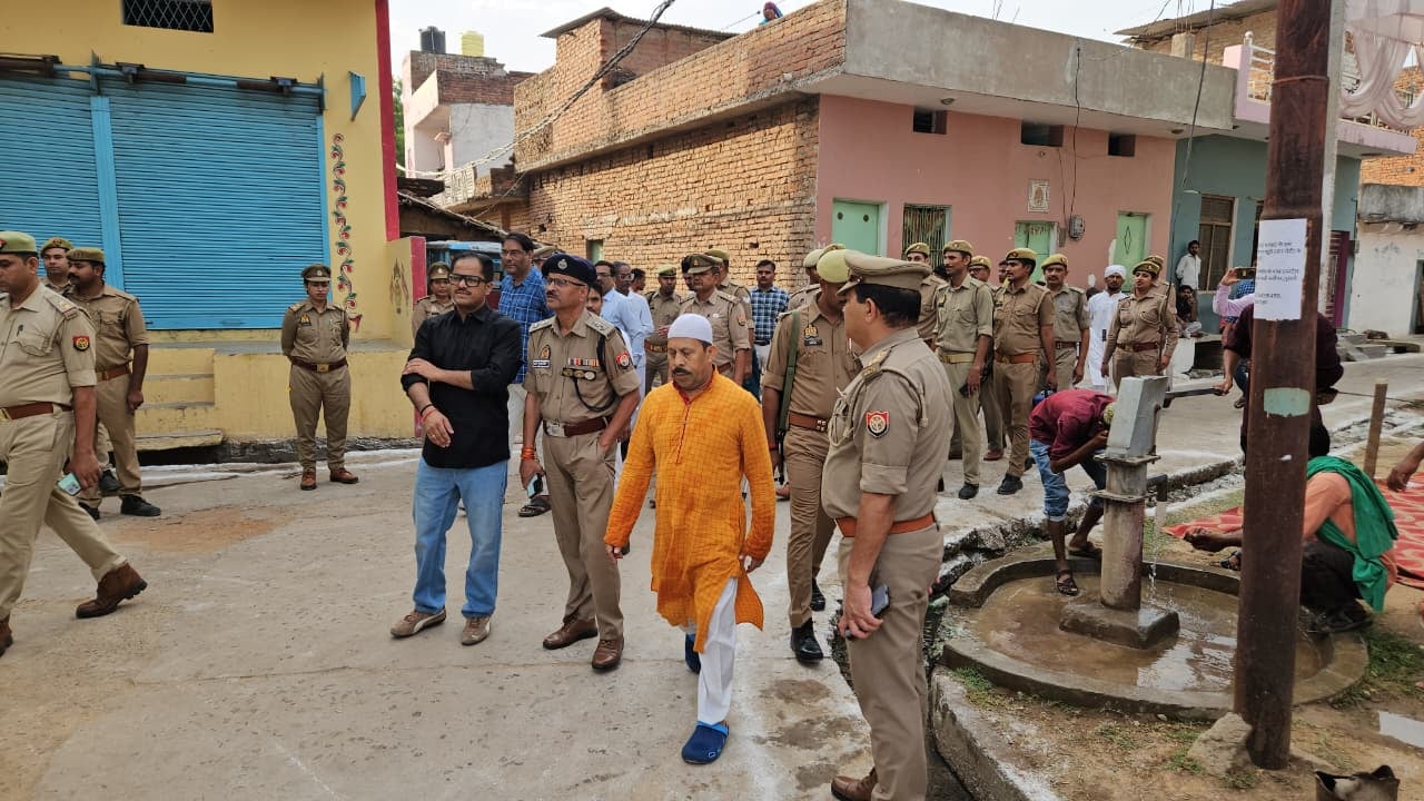 फोटो 28 सीकेटीपी 12 ईदगाह में नमाज अता करते लोग। संवाद फोटो 28 सीकेटीपी 12 ईदगाह में नमाज अता करते लोग। संवाद