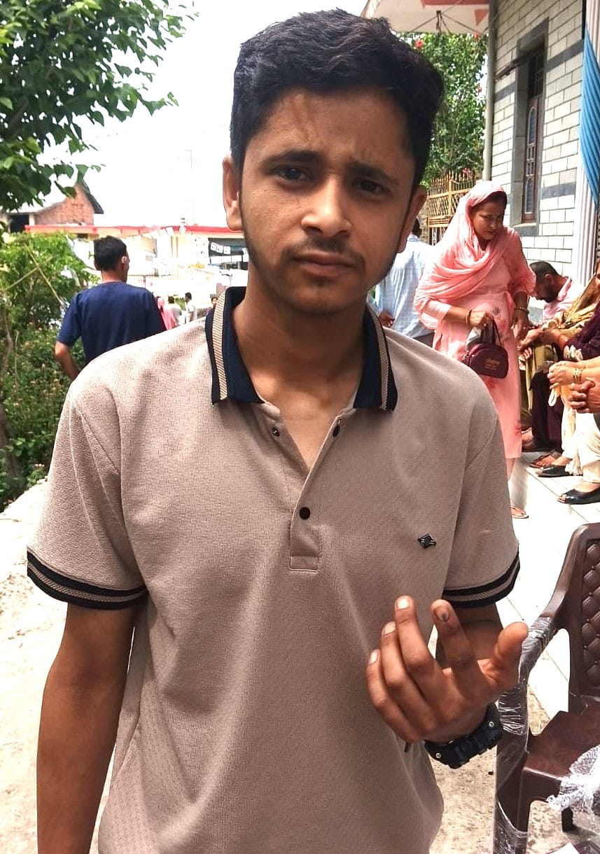 प्रियंका, निवासी जाहू कलां सुलगवान।