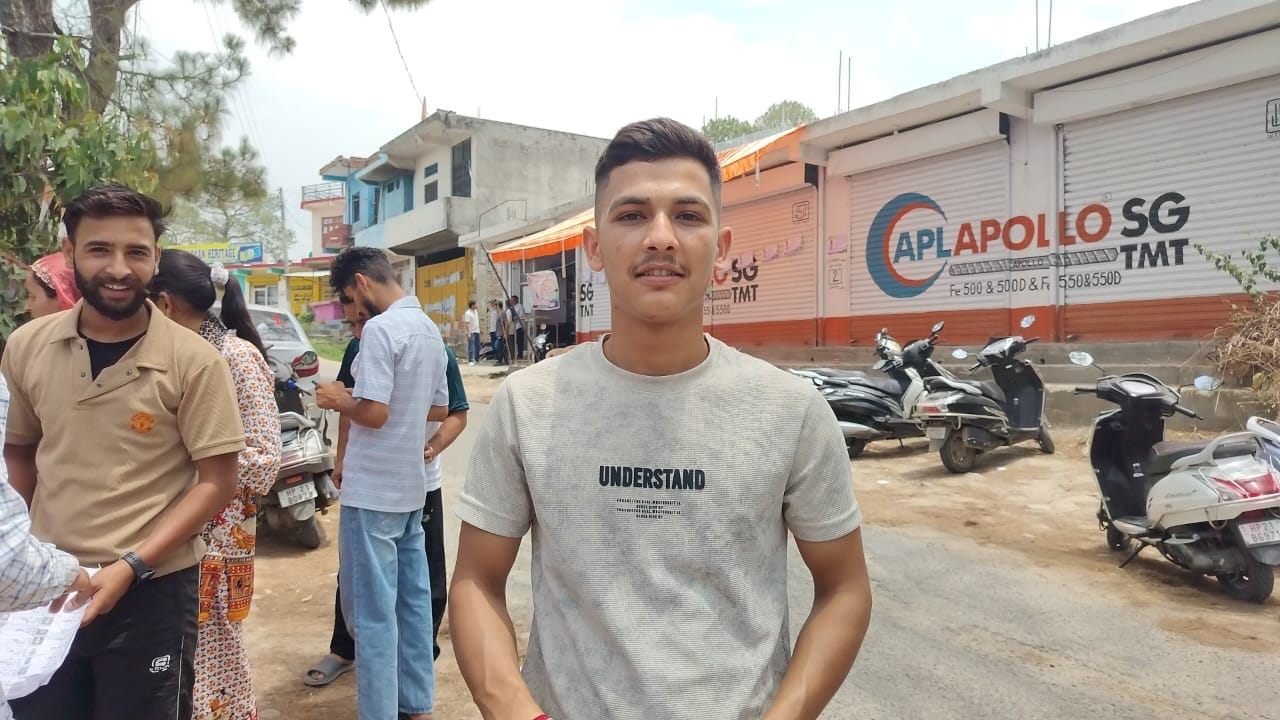 प्रियंका, निवासी जाहू कलां सुलगवान।