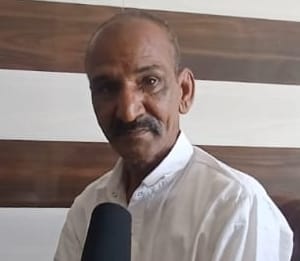 12-गांव सुनारिया में बैठे ग्रामीण। संंवाद 12-गांव सुनारिया में बैठे ग्रामीण। संंवाद