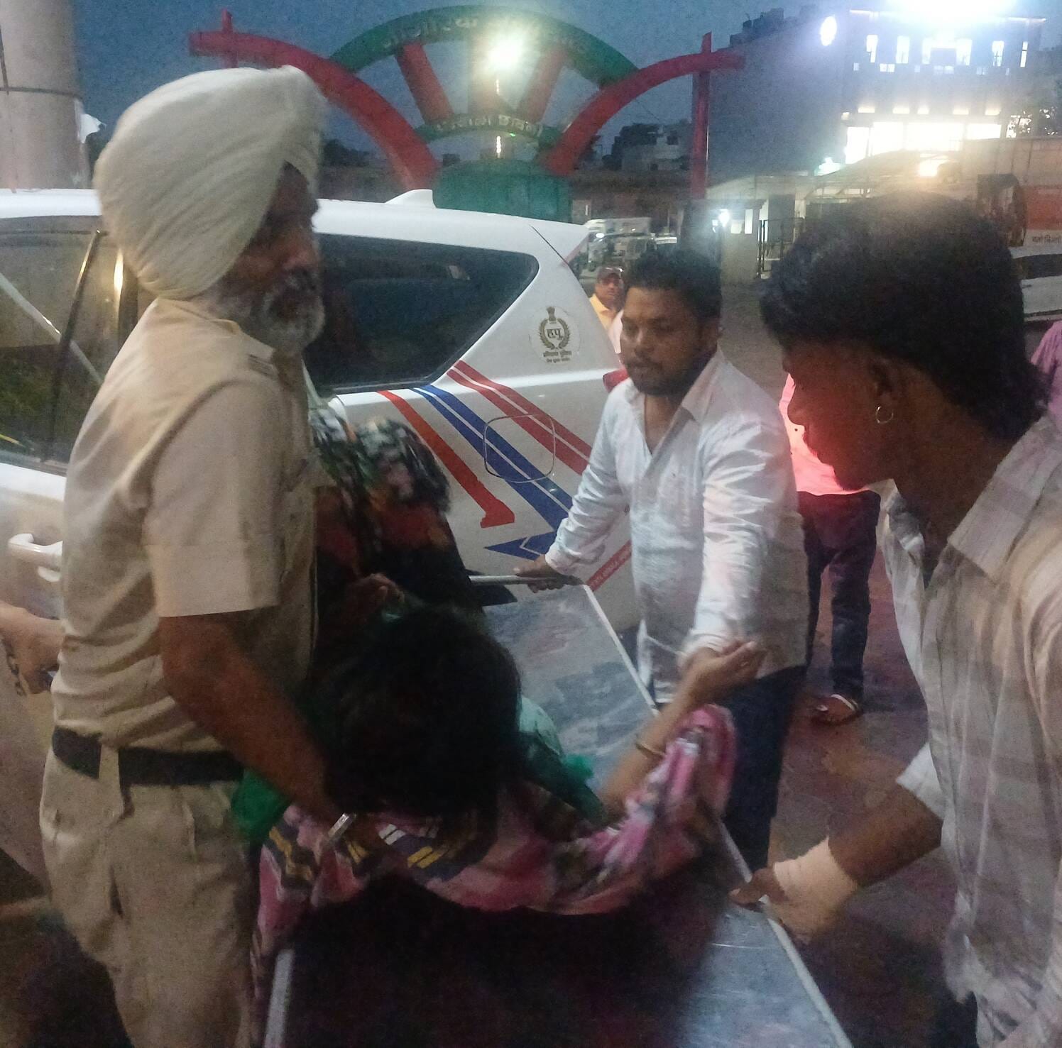 अंबाला छावनी के ब्राहाण माजरा में तैनात पुलिस बल। संवाद अंबाला छावनी के ब्राहाण माजरा में तैनात पुलिस बल। संवाद